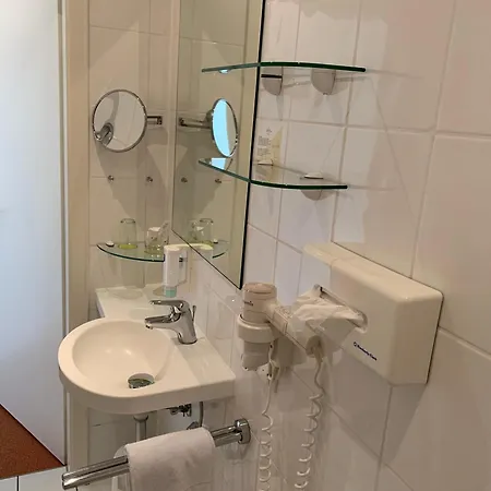 מלון Sonnengarten 4*